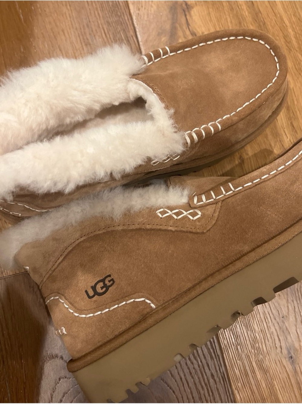 UGG